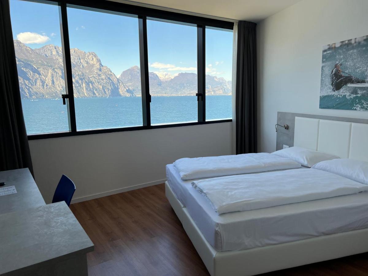 Wind Hotel Мальчезине Экстерьер фото