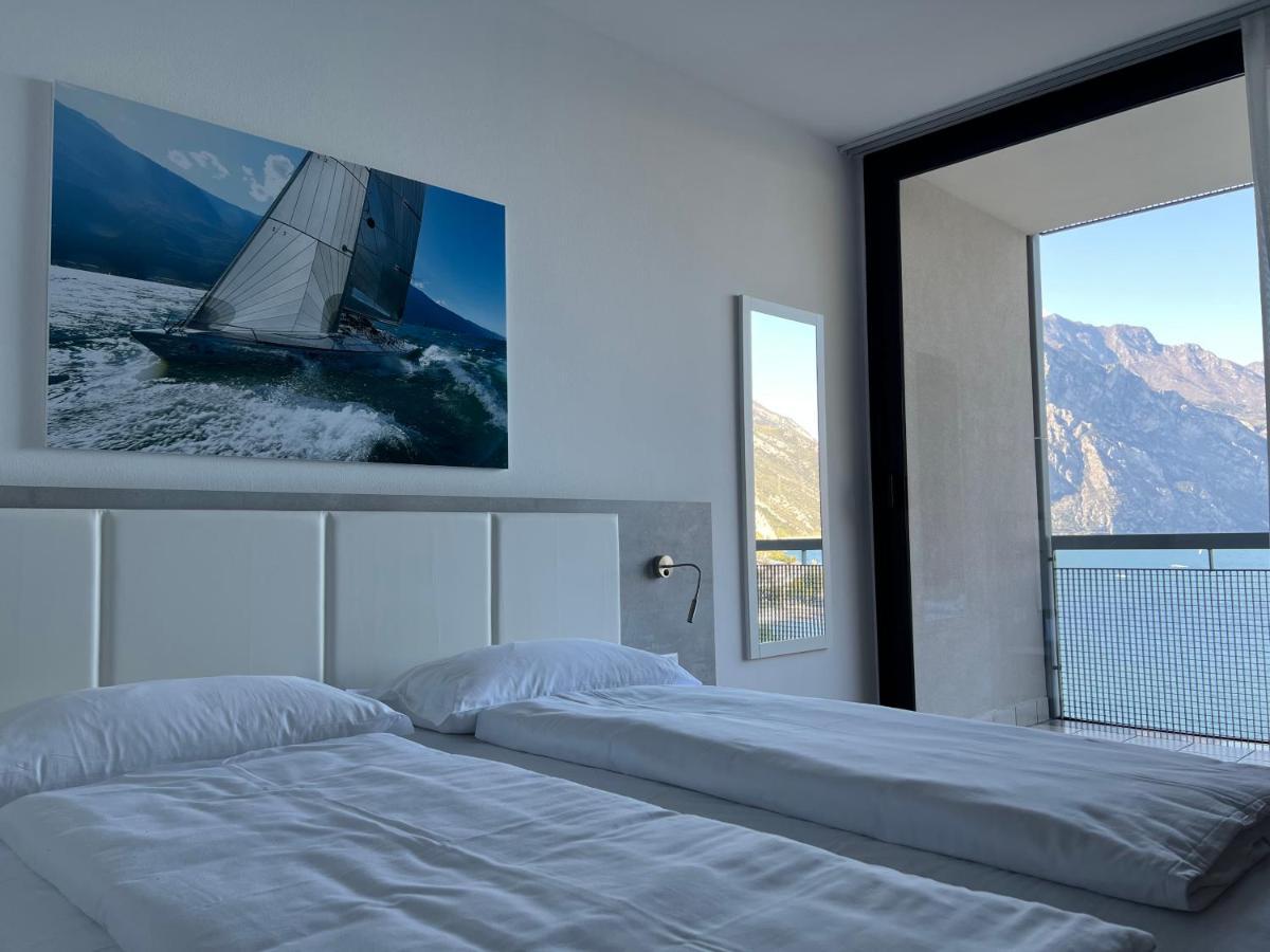 Wind Hotel Мальчезине Экстерьер фото
