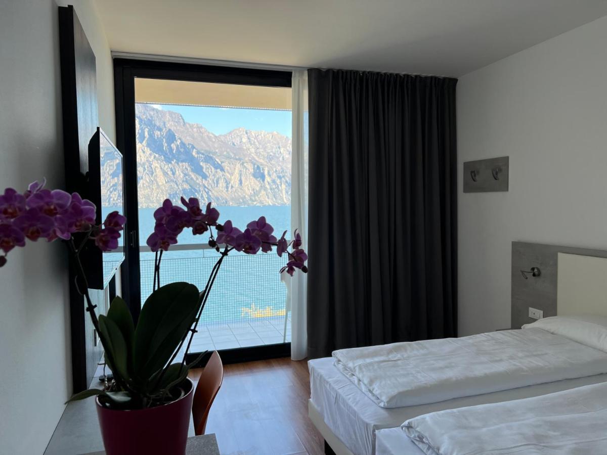 Wind Hotel Мальчезине Экстерьер фото