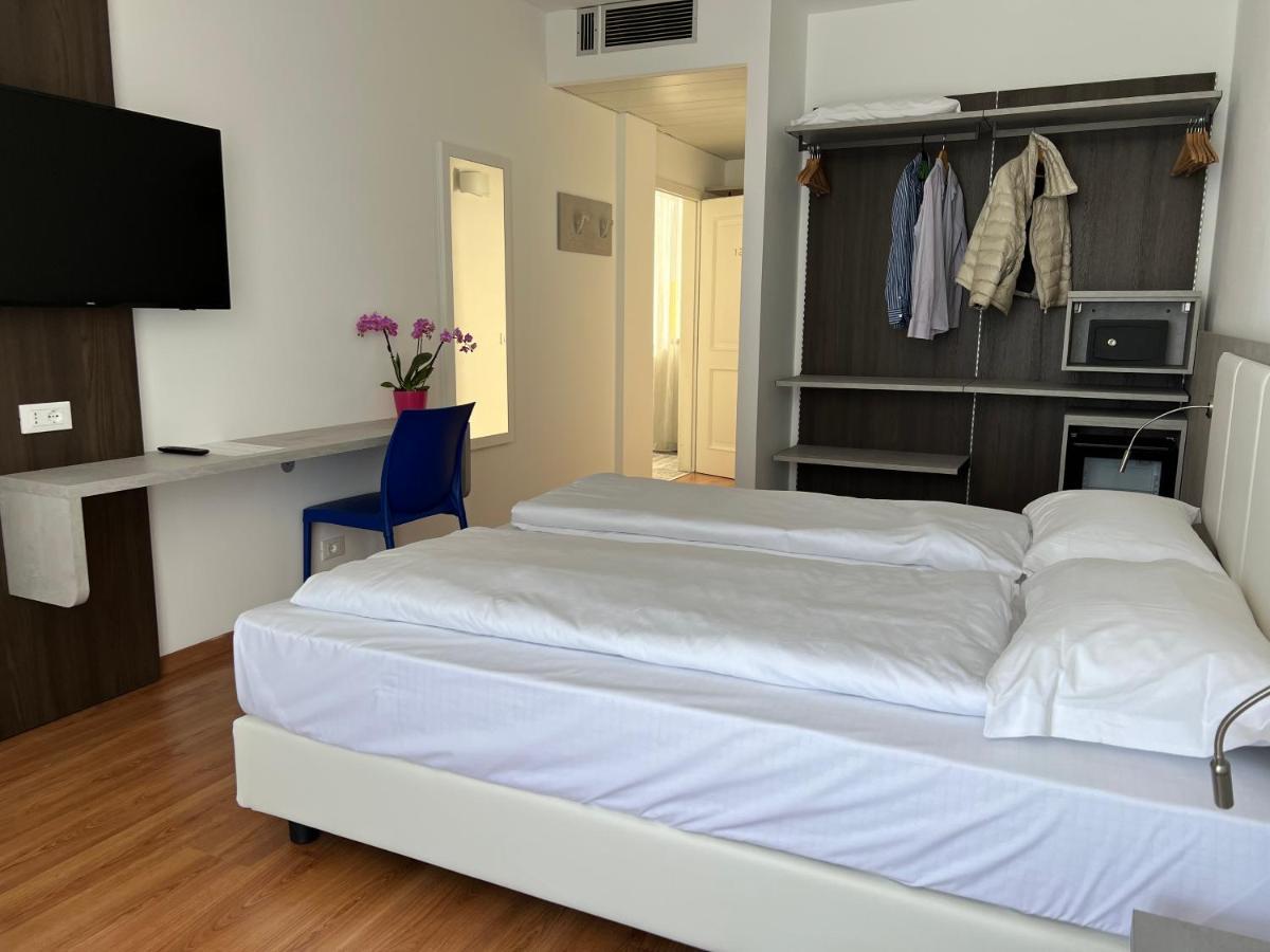 Wind Hotel Мальчезине Экстерьер фото