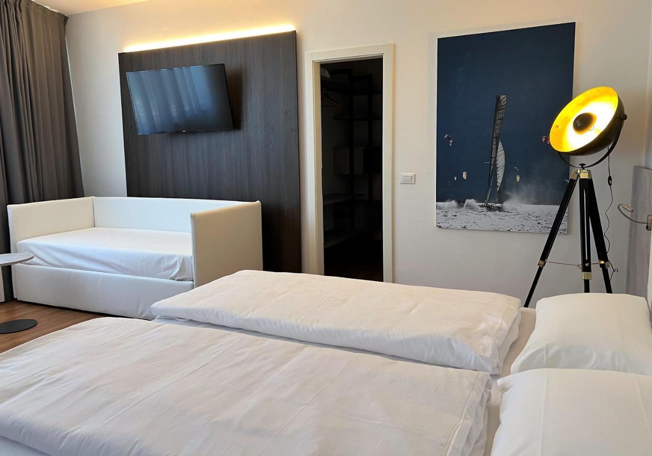 Wind Hotel Мальчезине Экстерьер фото