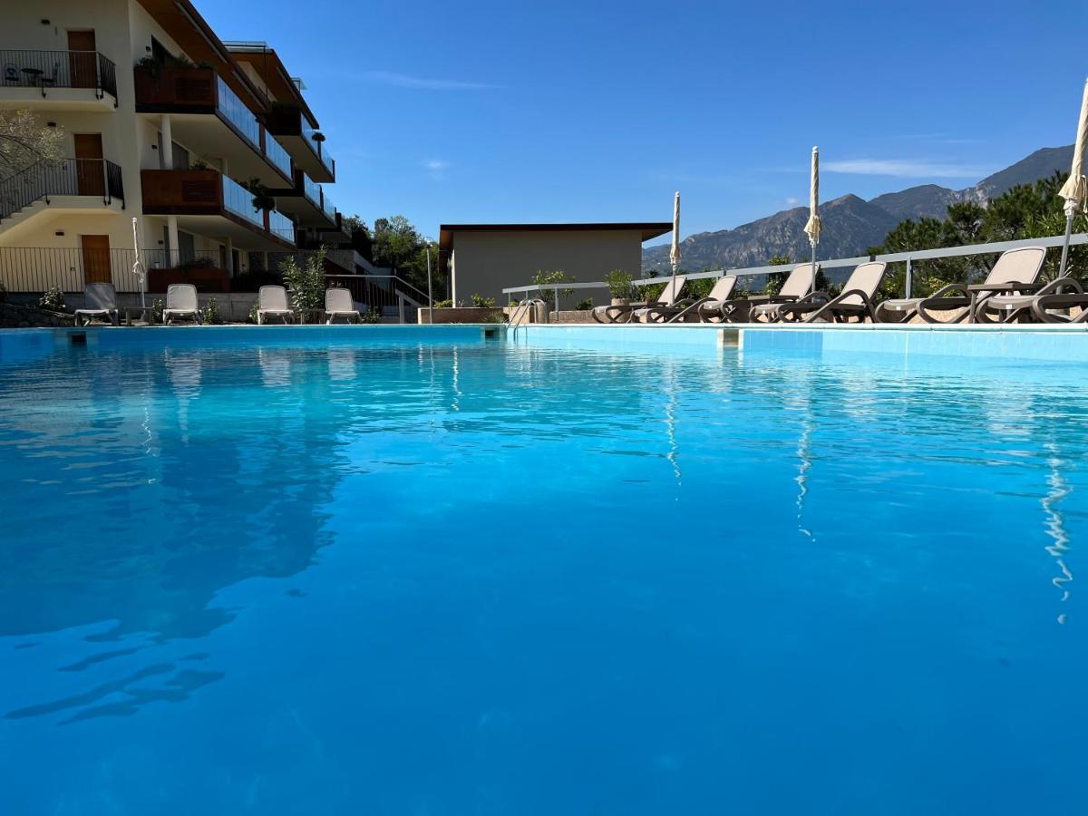 Wind Hotel Мальчезине Экстерьер фото