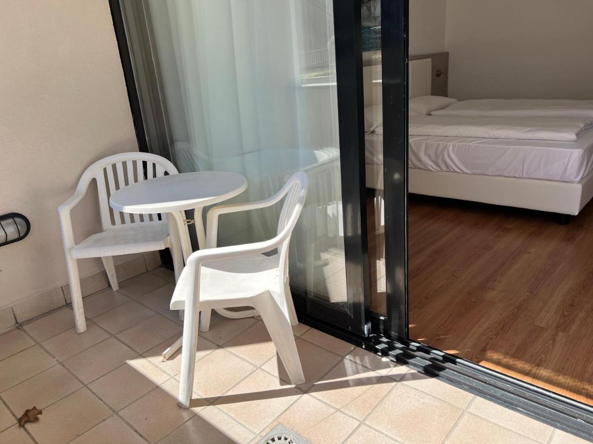 Wind Hotel Мальчезине Экстерьер фото