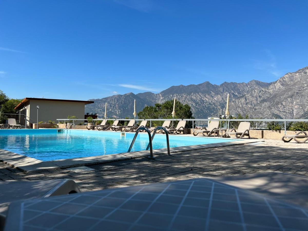 Wind Hotel Мальчезине Экстерьер фото