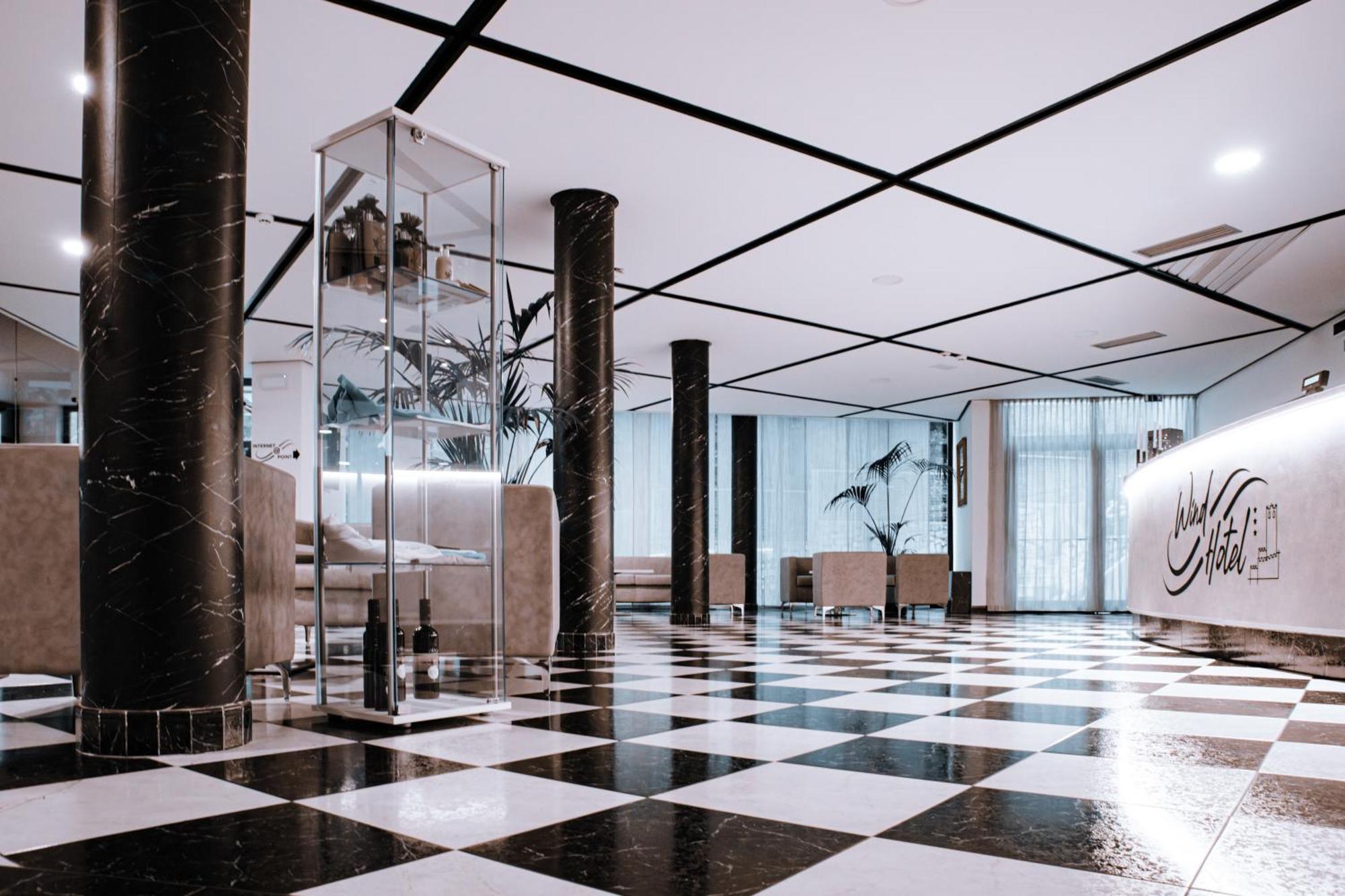 Wind Hotel Мальчезине Экстерьер фото