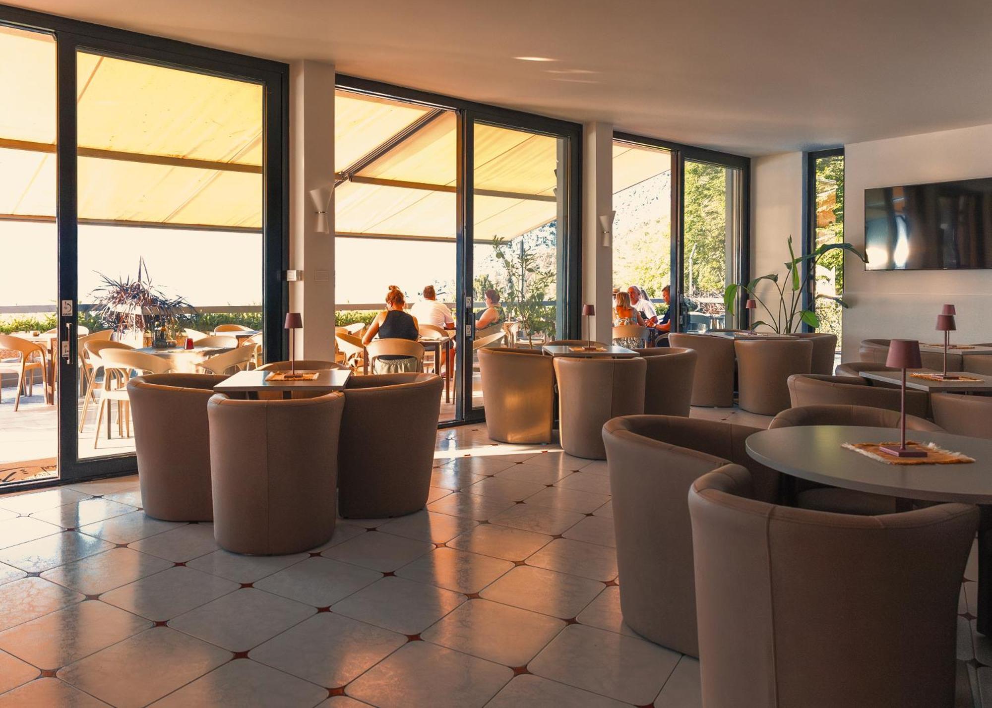 Wind Hotel Мальчезине Экстерьер фото
