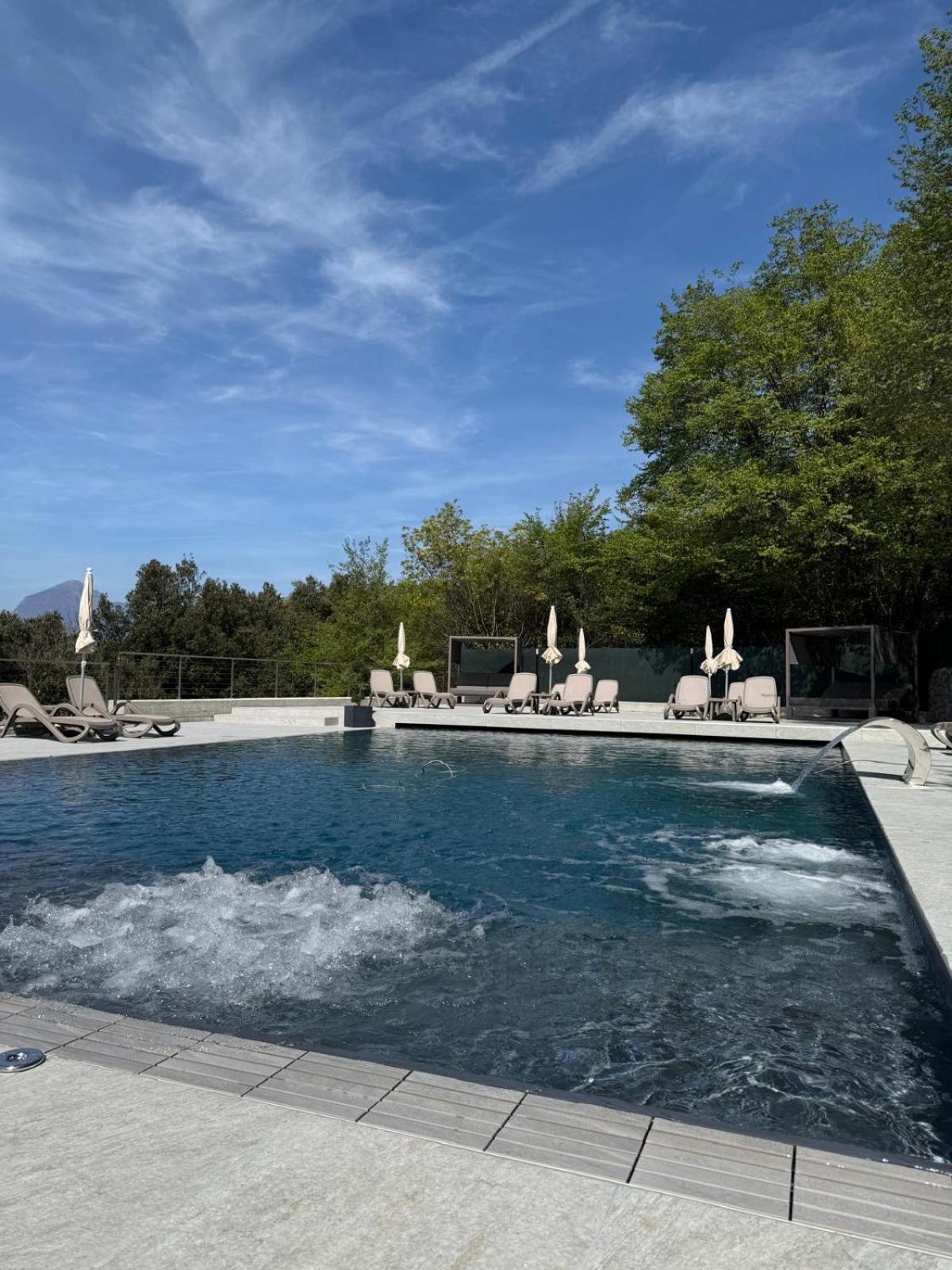 Wind Hotel Мальчезине Экстерьер фото